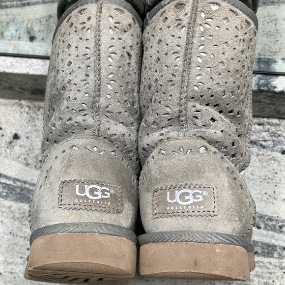 *RARE* UGG Cutout Short Boots - Picture 11 of 15